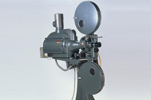 carencia Segundo grado plato Museo Ciencia+Tecno on Twitter: "¿Cómo funcionaba un proyector de cine  sonoro de los 50 como este de nuestra #colecciónMUNCYT?  http://t.co/W7afHNr7pC http://t.co/nUVYrVcCk4" / Twitter