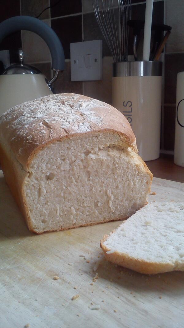 Muddle bread, 1/2 gluten free and organic, sitting in 25 degrees sun chomping #perfectchill