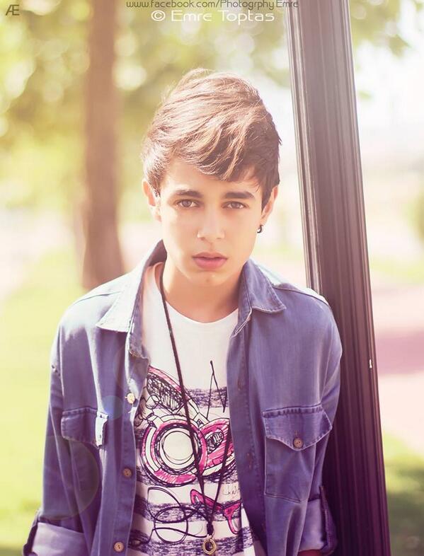 DenizliP's tweet photo. Onayy <33 ölürüm abi ben bu çocuğa http://t.co/CrcM1E3gWH