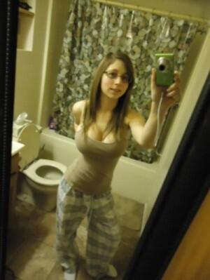 moore_786227483's tweet photo. samanthajanecki #brunette #jerseyprincess #shyloh #glasses #pjs #pyjamas http://t.co/QTjXrMI6TQ http://t.co/7VsIo2ZTVC