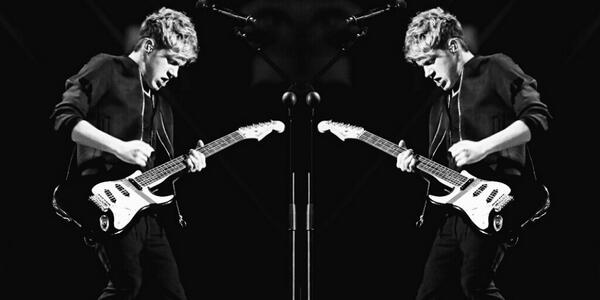 "@carissa_okidoki: Niall?:3 sekseh bangett *salahfokus*"@1Ddepokcrew: RT if you saving/using ♡ #1dheader ""