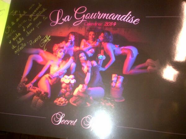 tomdarkplanneur's tweet image. #secretsquare une invitation a vivre une année sexy!!! Je revis et active le mode hedoniste!!!cc @Epikurienne