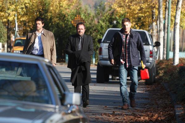 spn_writers's tweet photo. How far would you go to save family? #Supernatural is all new Tuesday at 9/8c! http://t.co/R3wy9JmkW5