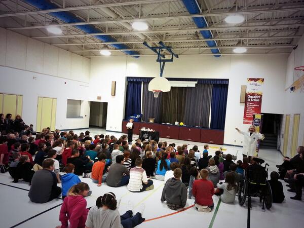 Mad Science at Quaker Road today. "Elbows" runs a great show. Laughs and smiles all around!