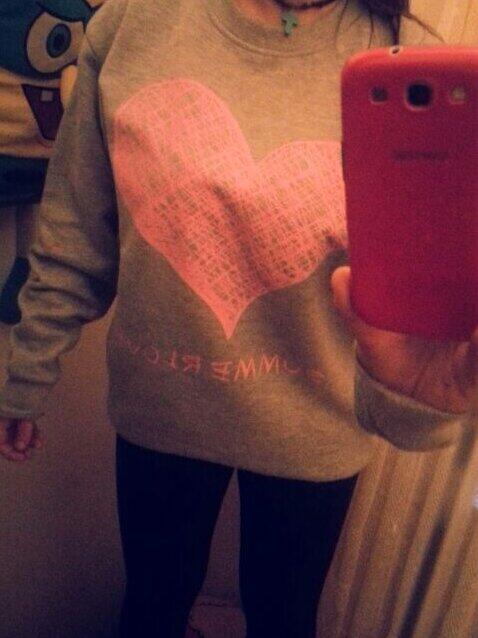 ___Summerlove_'s tweet photo. Una más de las muchas personas #summerlove #gracias @reebecasvb #gris y #Rosa http://t.co/dyMmBZwQ40