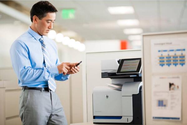 techgye's tweet image. Con tantas ocupaciones del día a día, ¿Quién tiene tiempo de conectarse a la impresora?