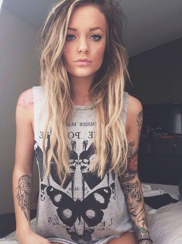exploringfree's tweet image. holy WCW she's perfect