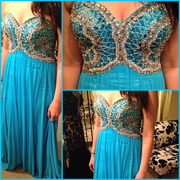 PromHead25's tweet photo. LOVE THIS MAC DUGGAL PROM DRESS! @macduggal #DIMITRADESIGNS COME SEE US FOR YOUR PROM NEEDS! http://t.co/CcdredG8Yk