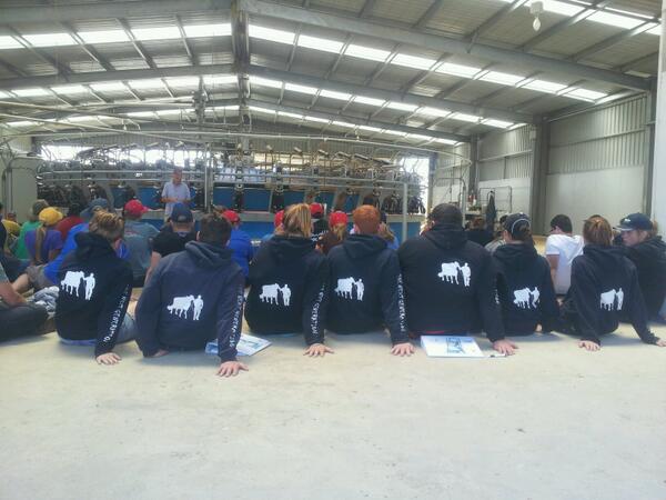 progressivetom's tweet image. Day 3 of #youthcamp2014 was farm tours. One of which was Avonlea Holsteins! @HolsteinYouthAu #youthinag #ausdairy
