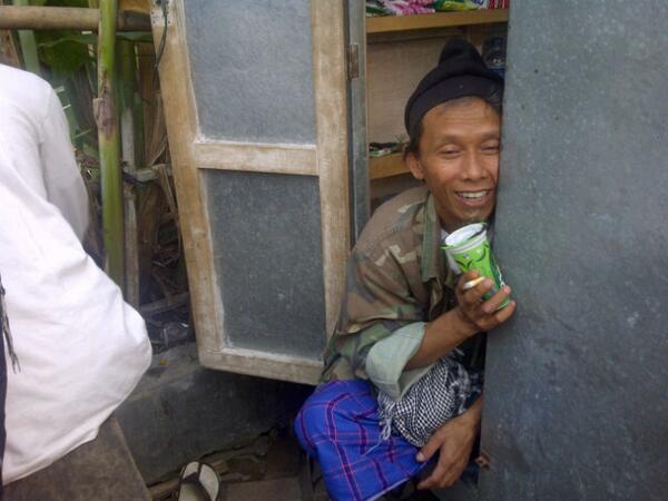 hudzaifdeff's tweet photo. Galau http://t.co/nPmeQcVxlm