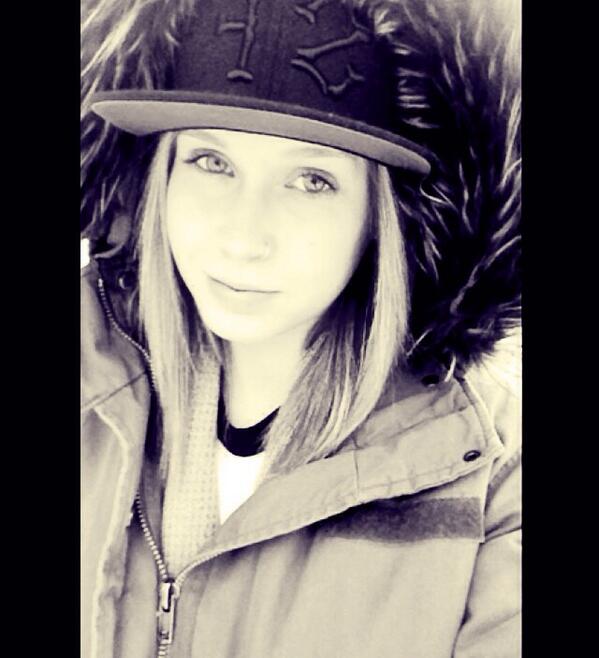 TeamNotus's tweet image. S/O to @nikki_oli always showing us some love rocking her murdered out "Hometown" Snap #StayGrounded #Notus