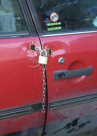 LocksmithMe's tweet photo. Please, don't do this! Call LocksmithService.me now! :) {http://t.co/bvgvZioQDu} #locksmith #LosAngeles #LocksmithMe http://t.co/foBBSOnpbq