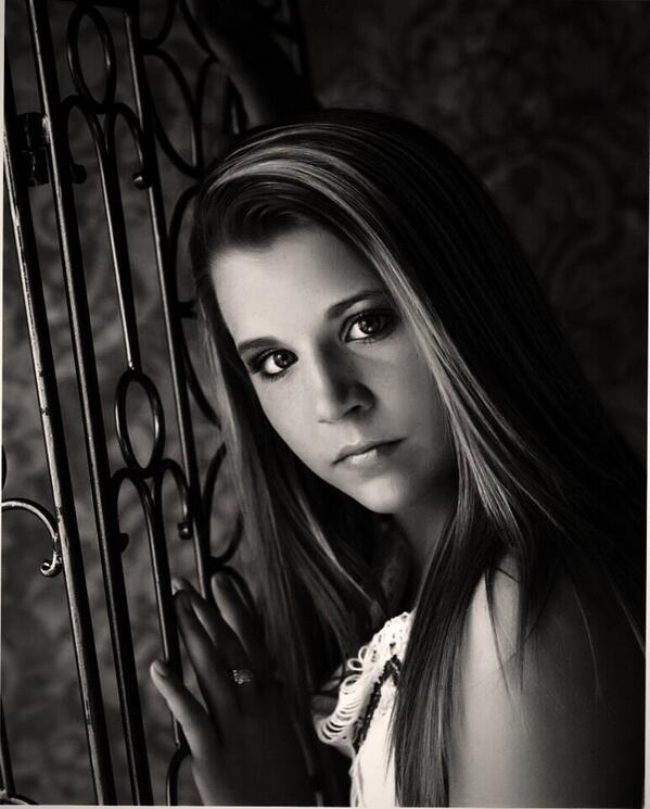 BossDrunk's tweet photo. #wcw @belllaaaa_marie 😍 http://t.co/qAiwzQ7Qxf