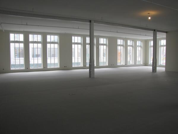 AmberBldgChi's tweet photo. Lots and lots of light. New blog post here: http://t.co/teSN1lmwt2 http://t.co/9PDLFy19qI