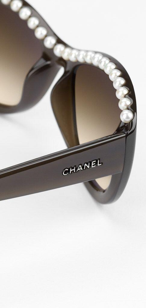 Optimolina's tweet photo. Chanel es sinónimo de elegancia, buen gusto y amor por los detalles.

¡Adquiere los tuyos! http://t.co/aQ5iFvQz02
