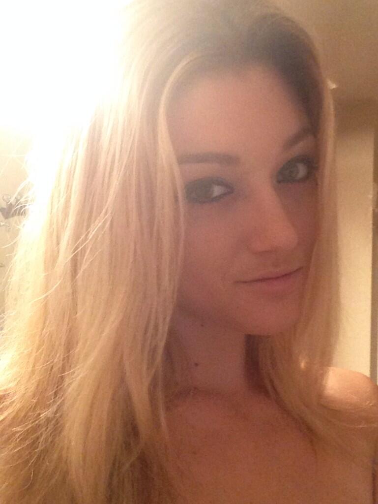 Happy #Humpday 💋💋 #playmate @playboy #playboyplaymate #playboy http://t.co/QrrK8bFovM