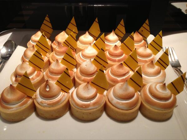 MommyBlogExpert's tweet image. Thx @PhilipsSound for being one of the sponsors of #Techtea tonite - The Desserts are delicious #tech