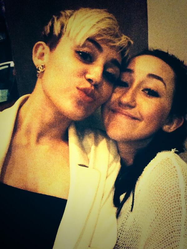 MileyCyrus's tweet photo. Happy Birrrrffffffday @noahcyrus ❤️❤️❤️ http://t.co/Z4MmlAIWpZ