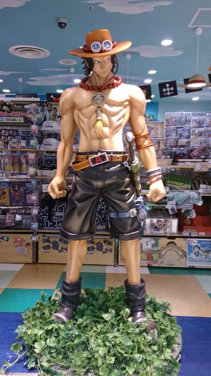 One Piece麦わらストア渋谷本店 エース 本日より 麦わらストア渋谷にエースの立像が初登場 麦わらストア Http T Co R7ssa2ji23 Twitter