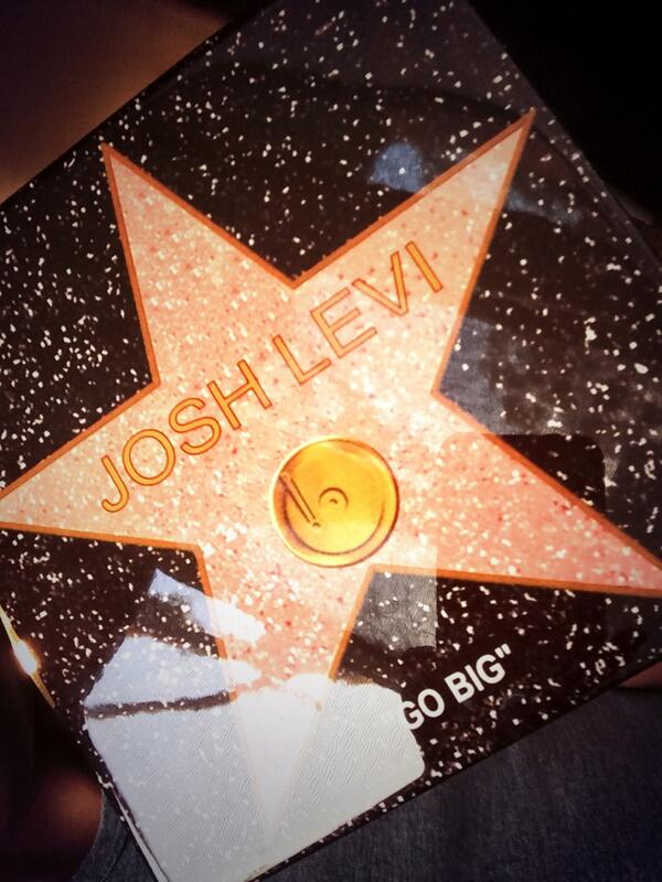 I am truly thankful for all of my "fam mail" #levination is the best fandom. 

RT if you agree 😁👍