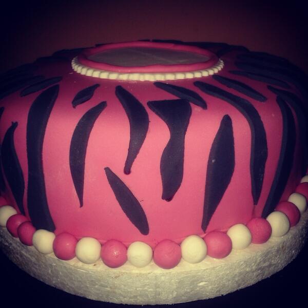 NuvoEventos's tweet photo. Animal Print Cake http://t.co/dwLJIWCXVp