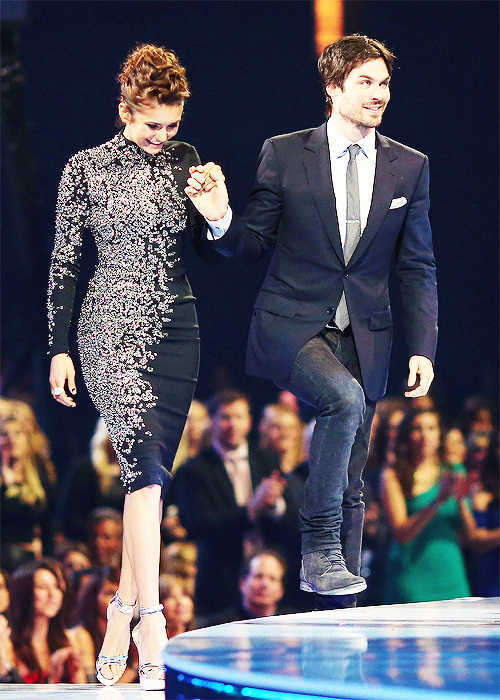 epitomeofdelena tweet picture