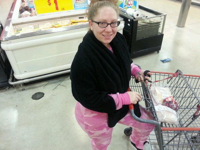 Just ran into a long time fan of mine in the grocery store. He was so nervous he was shaking! http://t