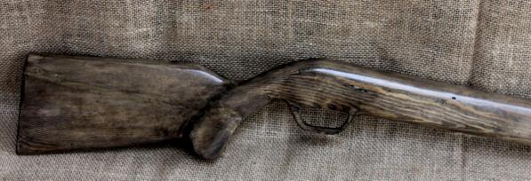 2RustyNails's tweet photo. Wooden Remington Hunting Rifle, Replica Toy Gun. http://t.co/37ImXJhIdQ http://t.co/p8NqtWYLr8