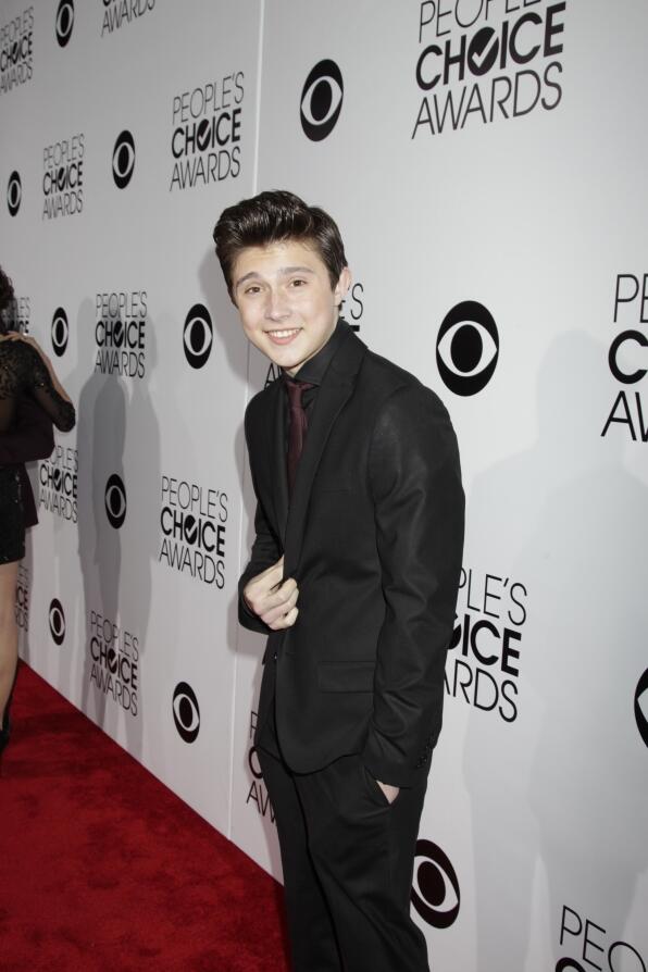 HostagesCBS's tweet photo. .@MateusWard walks down the red carpet @ #PeoplesChoice. Check out the star-studded action! http://t.co/AqCSxT7lHj http://t.co/WoaYwVsiOq