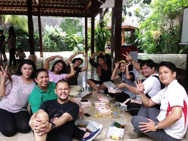 Salam chibi-chibi! "<a href="/peri_cupid/">Peri Cupid</a>: Lunch time #periCupid #GoTheExtraMile @fortuneID ”