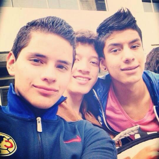 AdaairSanchez's tweet photo. Amigos los voy a Extrañar :( @OsvaldoBorre  @luispilot96 http://t.co/5mHgCRwGjr