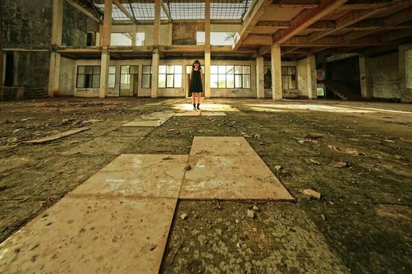 penasaran sama penampakan baru sang biduan MESA.. Gambarnya jauh y.. Hihi