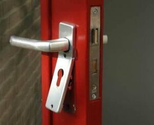 Zo'n blik plaatje is inbraak gevoelig. Pas Skg gecertificeerd veiligheidsbeslag toe