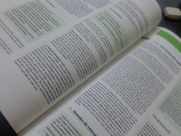 tamara_fdezz's tweet photo. todo risas en clase de administracion, veremos quien aprueba el exámen jaj @Crisw92 @PatriiSolsona7 @EstefaniaNG93 http://t.co/FIp85WLhNW