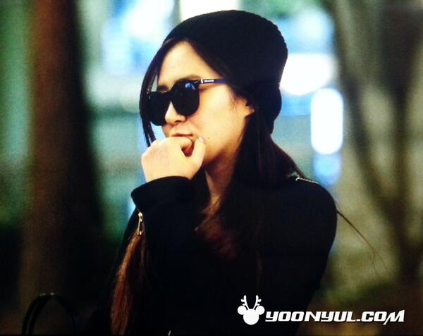 [PIC][09-01-2014]Tiffany và Yuri trở về Hàn Quốc vào chiều nay BdhxOXyCEAAUZWz