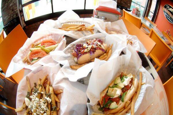 BillysHotDogs's tweet photo. Time for a hotdog #lunch #lunchtime #billyshotdogs http://t.co/KbkDtiWSQ5
