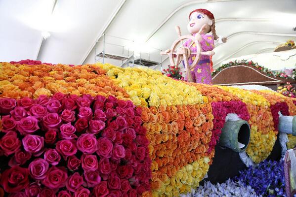 calstate's tweet image. RT @PolyEngineering: Cal Poly California-grown float wins Innovation Award at Rose Parade bit.ly/KK9w7p