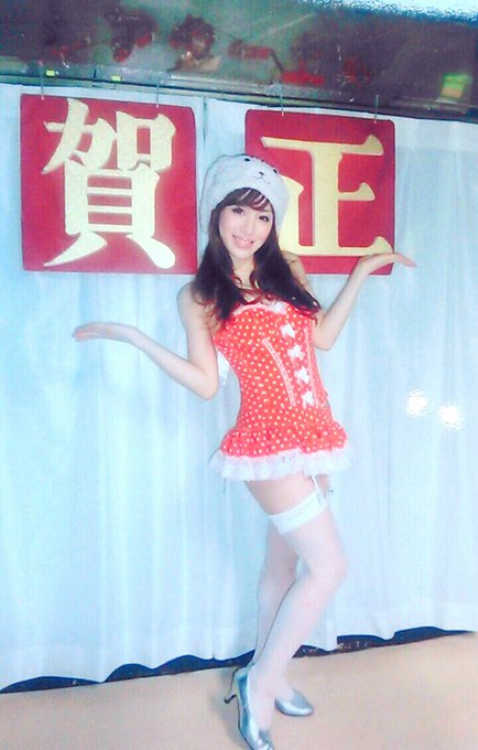 シアター上野さんお正月興行、ラスト１日だぁ☆思い出いっぱいありがとぅ(*^&omega;^*)今日ゎステージ撮影＆取材があり&hellip;TSさん再開の時にいろいろのせていただくみたい。よろしく勇気です♪http://t.co/9eagRgbxF6