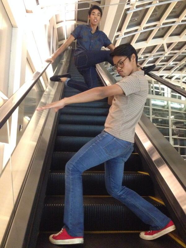 HarisJumaat's tweet photo. “@AmrZln: @fairytxle_ ni lagi sachok http://t.co/AM2BObNMUO” model escalator