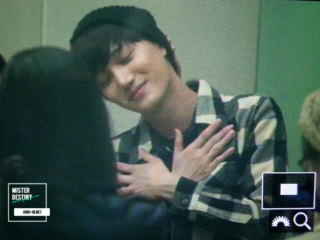 BdjO-DTCMAAzazS.jpg:large