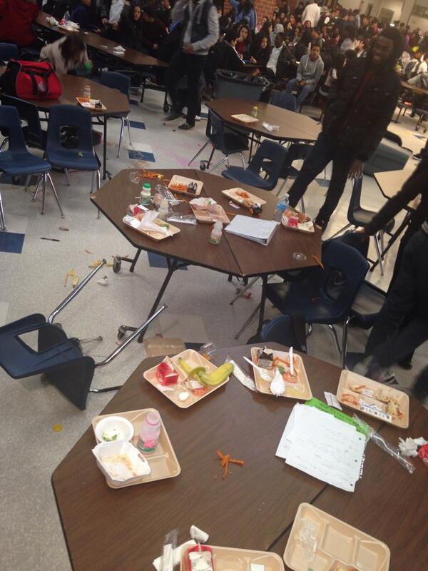 Akmaru's tweet image. Nasty ass food fight at lunch today #NorthwesternProblems