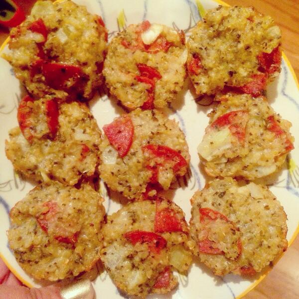 LibertyonLess's tweet image. Just in time for lunch! Quinoa pizza bites are up #ontheblog:
libertyonless.wordpress.com/2014/01/09/qui… #foodbloggers