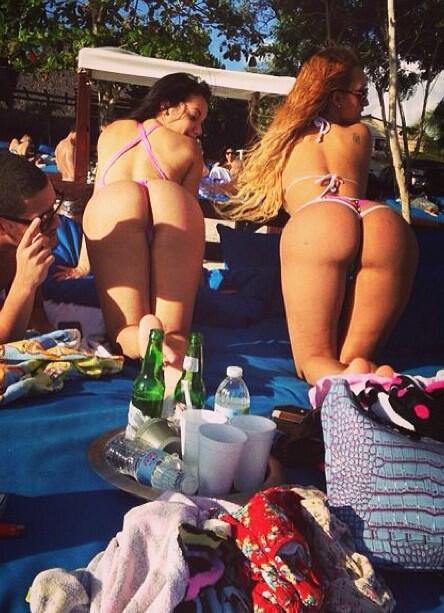 CEOPic's tweet photo. @Escobar_xXx  the only thing better then latin girls are drunk latin girls http://t.co/H2lq6QkDQQ