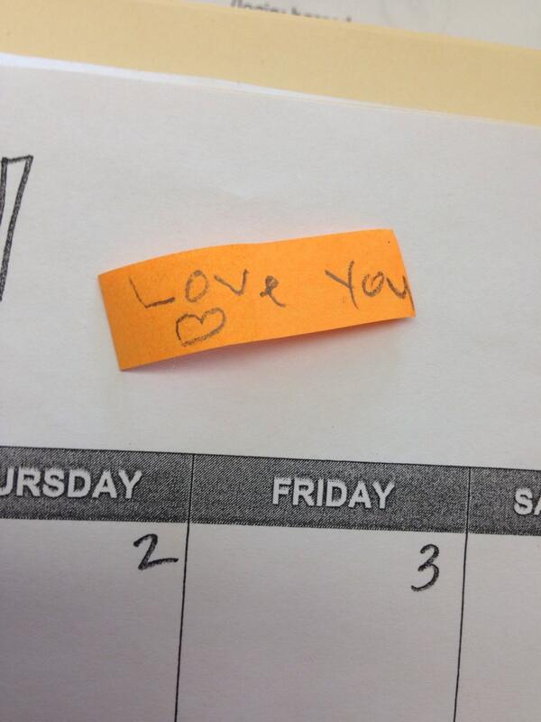 nikilu311's tweet image. Boy who used to bring me yogurt from home passed me a note during social studies today.. #notepassing #feelingloved