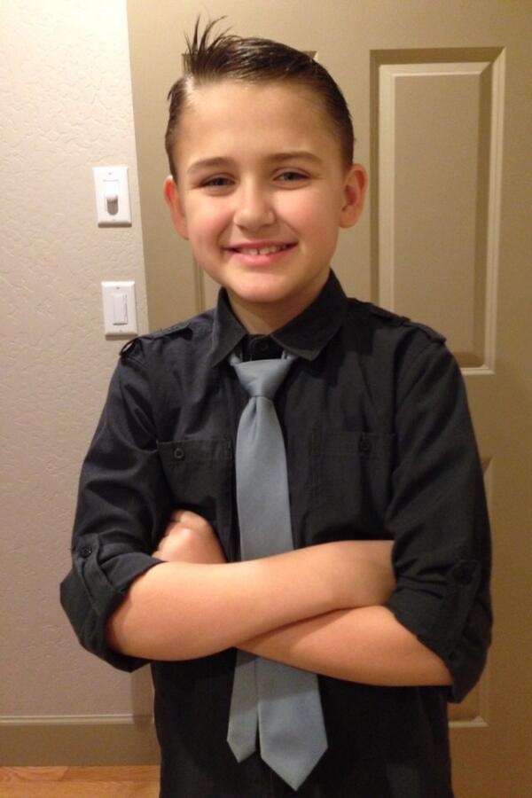 1LMicheleCary's tweet photo. My little studmuffin heading off to school to narrate a play 😘#callhimswagdaddy #jv #loveofmylife ...and Lys too ❤ http://t.co/ZEen4U6esd