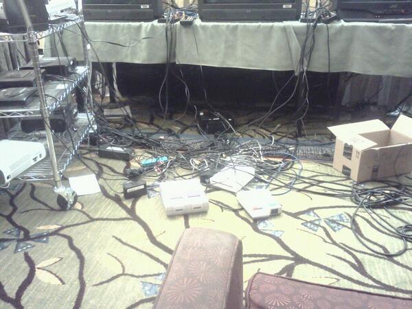 SecksWrecks's tweet photo. Awesome cables tangled quick http://t.co/FqnNrHyIuw