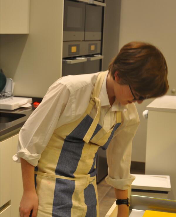 JuanMCjunior's tweet photo. Ayer cociné en http://t.co/OjhNta8UZG  Gallegos no os perdáis @lavozdegalicia el Domingo! http://t.co/PxCFySFthb