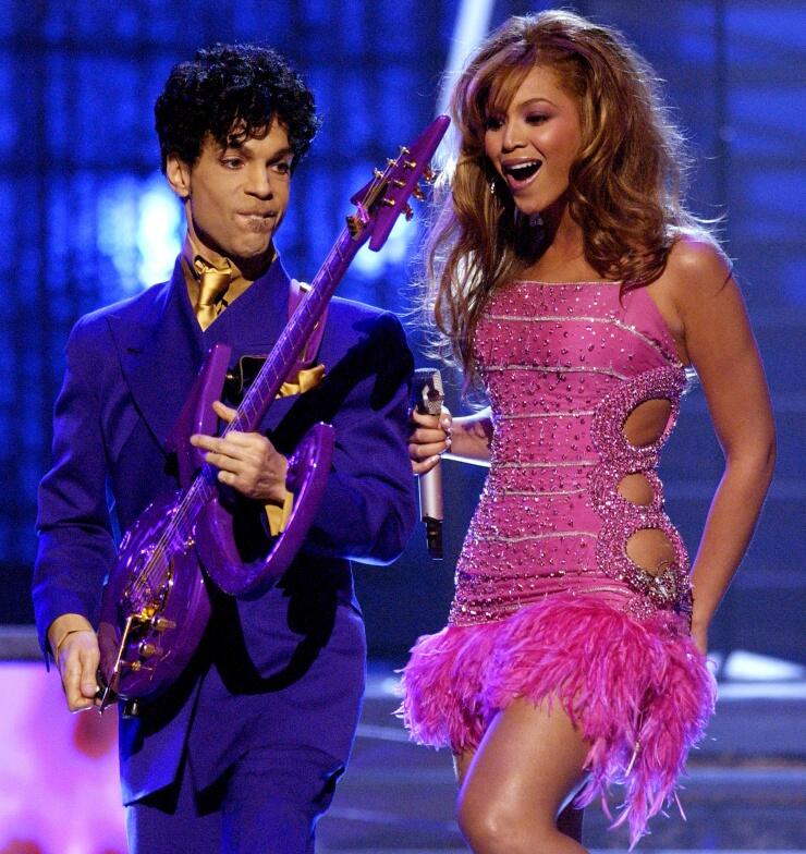 Recording Academy / GRAMMYs on X: "#TBT @Beyonce and #Prince perform an  unforgettable medley at the 46th #GRAMMYs in 2004 http://t.co/7uySY8q8B1  http://t.co/n7fDceXkSs" / X
