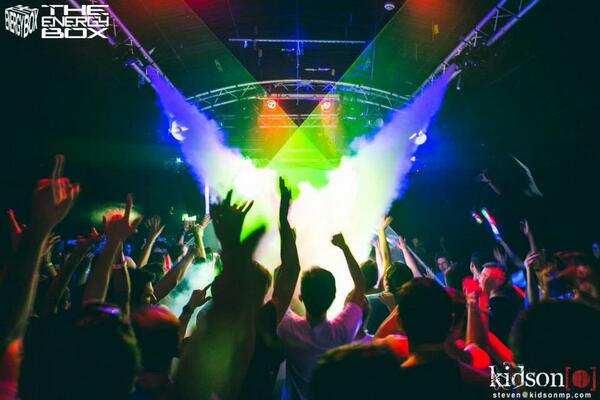 HugFather's tweet photo. “@TheEnergyBox: Good Memories.. #EB6 http://t.co/EnqhVTsgg1” Amazing event! <3