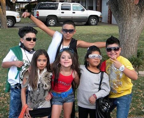 r e a c t i o n s tweet media